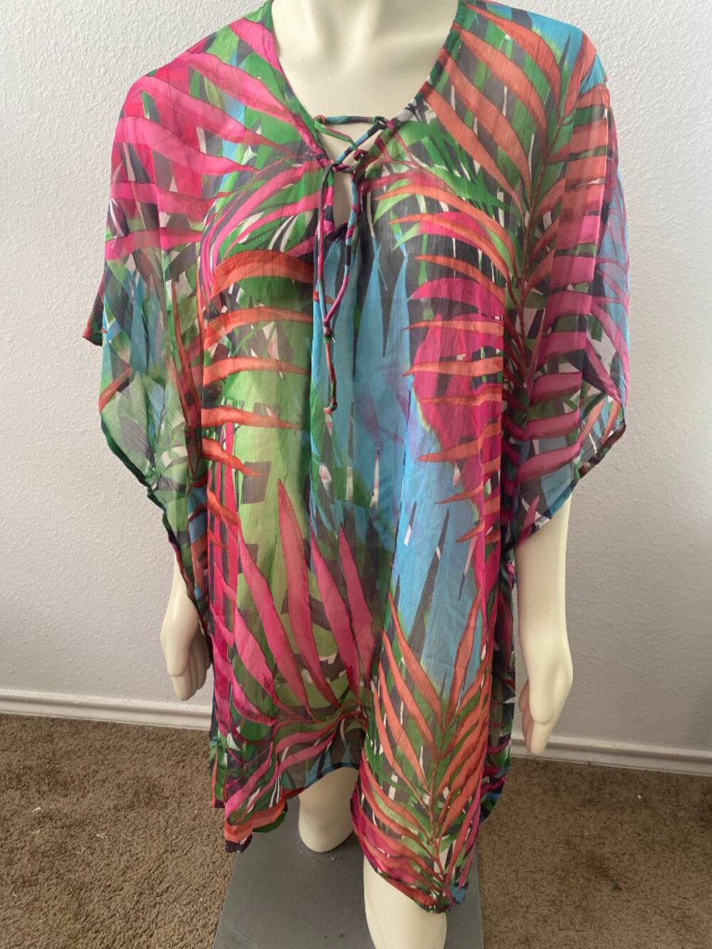 100% Polyester  Poncho Beach Cover Up floral Top Boho Tassels Vacation Kimono OS